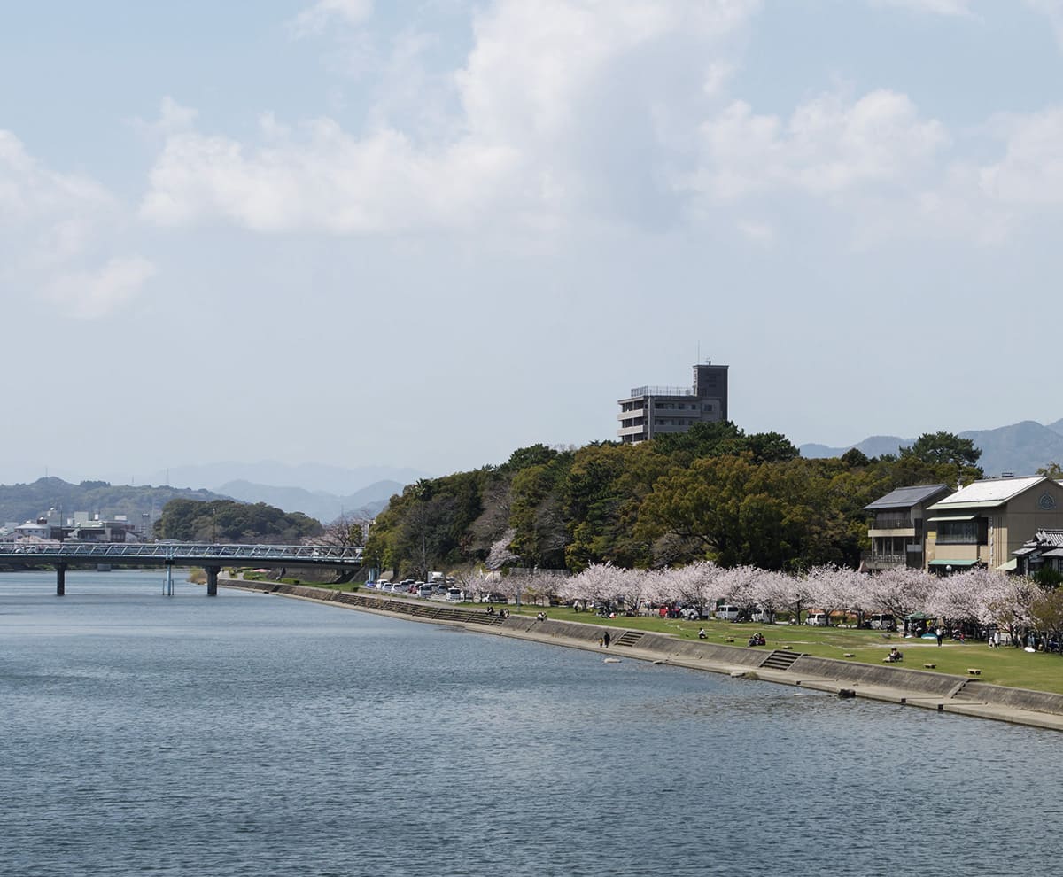 鏡川河畔 みどりの広場